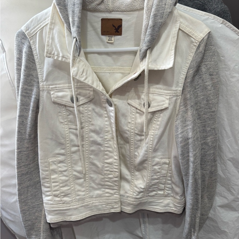 American Eagle Outfitters White and Gray Jean Jacket